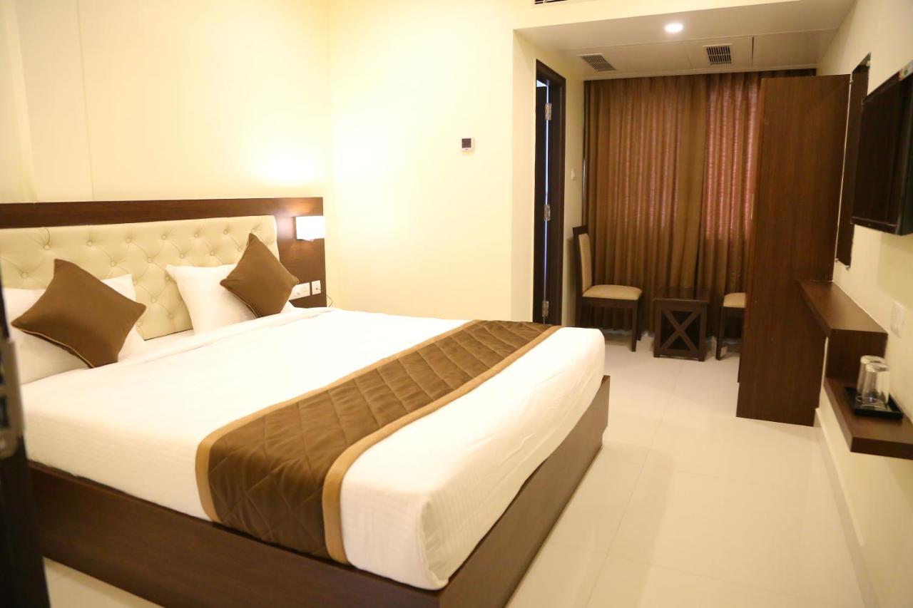 Vsr Grand Hotel Madanapalle Ngoại thất bức ảnh